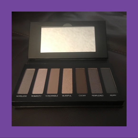 Younique Other - NWT. Younique Moonstruck Addiction shadow palette.